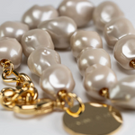Laden Sie das Bild in den Galerie-Viewer, Necklace VANESSA BARONI Organic Pearl Short