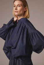 Laden Sie das Bild in den Galerie-Viewer, Bluse SOSUE Carmen Blouse Denim
