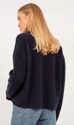 Laden Sie das Bild in den Galerie-Viewer, Pullover ANNA V BERG Stella Deep Blue
