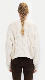 Laden Sie das Bild in den Galerie-Viewer, Pullover ANNA V BERG Daphne Sugar Glaze
