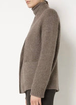 Laden Sie das Bild in den Galerie-Viewer, Cardigan SMINFINITY Fluffy Pinned Cardigan
