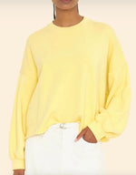 Laden Sie das Bild in den Galerie-Viewer, Sweatshirt XIRENA Honor Canary Yellow
