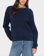 Laden Sie das Bild in den Galerie-Viewer, Sweatshirt XIRENA Marathon Navy
