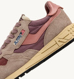 Laden Sie das Bild in den Galerie-Viewer, Sneaker AUTRY Reelwind Net Rose/Desert Sand
