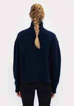 Laden Sie das Bild in den Galerie-Viewer, Pullover ANNA V BERG Emma Deep Blue
