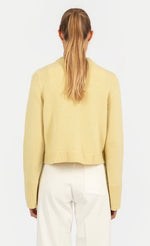 Laden Sie das Bild in den Galerie-Viewer, Cardigan ANNA V BERG Lilly Lime
