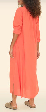 Laden Sie das Bild in den Galerie-Viewer, Kleid XIRENA Boden Orange Sunset
