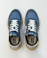 Laden Sie das Bild in den Galerie-Viewer, Sneaker AUTRY Reelwind Net Sky Sugar/White

