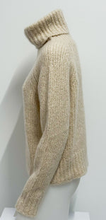 Laden Sie das Bild in den Galerie-Viewer, Pullover THEHOLYGOAT Emilia Roll Neck
