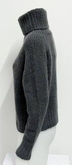 Laden Sie das Bild in den Galerie-Viewer, Pullover THEHOLYGOAT Emilia Roll Neck
