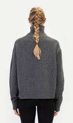 Laden Sie das Bild in den Galerie-Viewer, Pullover ANNA V BERG Emma Midnight Stone
