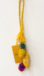 Laden Sie das Bild in den Galerie-Viewer, Taschenanhänger IBELIV Pineapple
