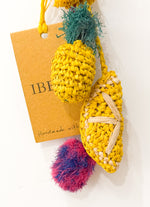 Laden Sie das Bild in den Galerie-Viewer, Taschenanhänger IBELIV Pineapple
