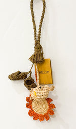 Laden Sie das Bild in den Galerie-Viewer, Taschenanhänger IBELIV White Owl
