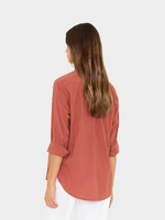 Laden Sie das Bild in den Galerie-Viewer, Bluse XIRENA Beau Cinnabar
