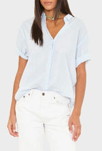 Laden Sie das Bild in den Galerie-Viewer, Bluse XIRENA Channing Skylight
