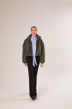 Laden Sie das Bild in den Galerie-Viewer, Jacke SOSUE Bomber Green
